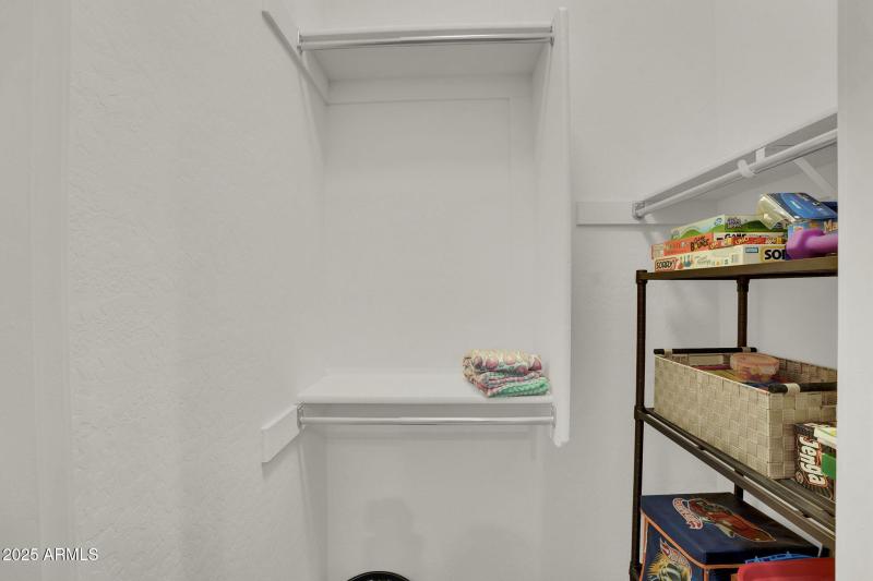 39-web-or-mls-2829 E Virginia St - 38