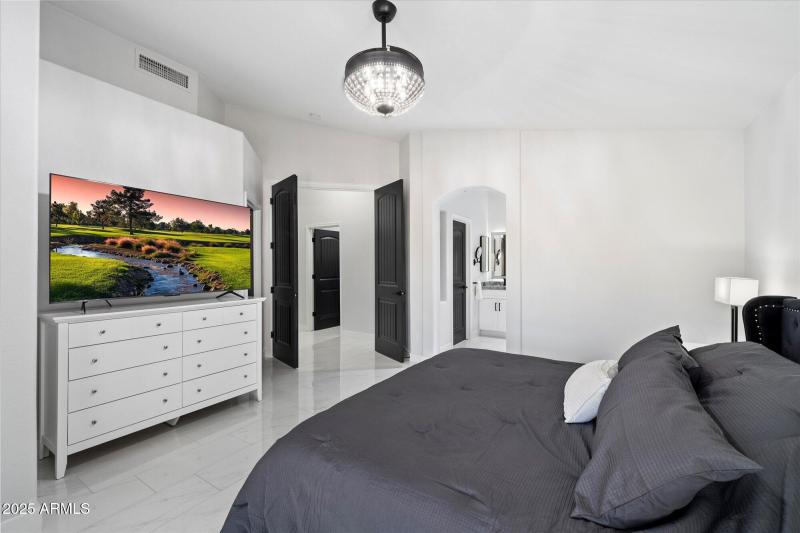 Private Primary Quarters!!