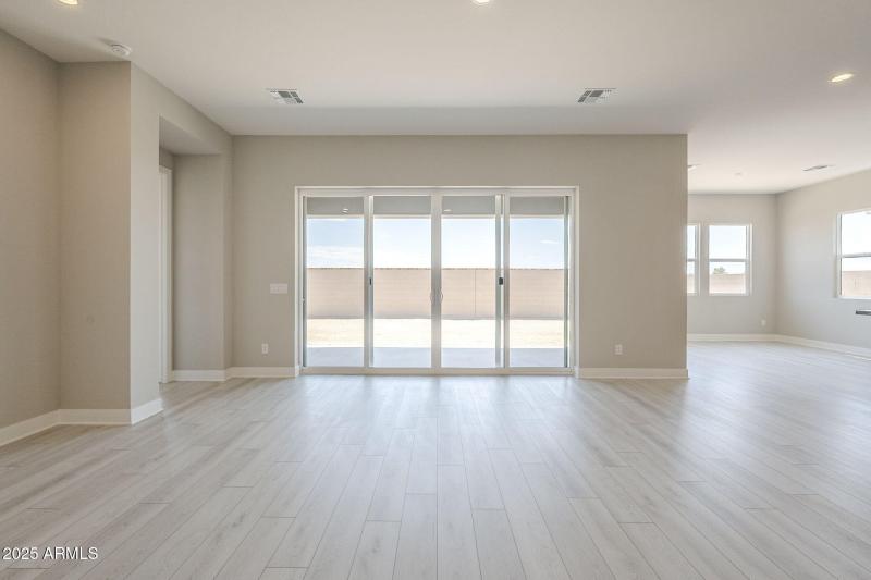 8-web-or-mls-Blakely-8