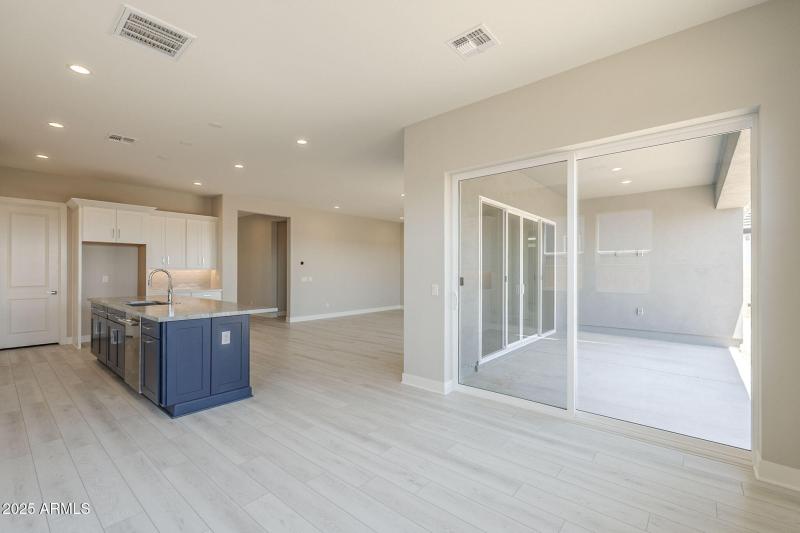 22-web-or-mls-Blakely-22