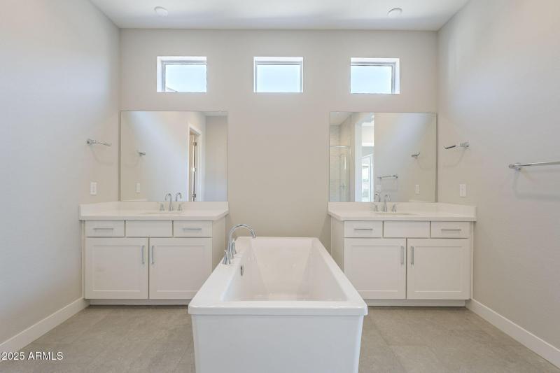 31-web-or-mls-Blakely-31