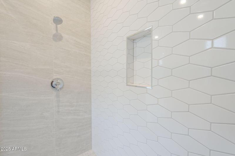 35-web-or-mls-Blakely-35