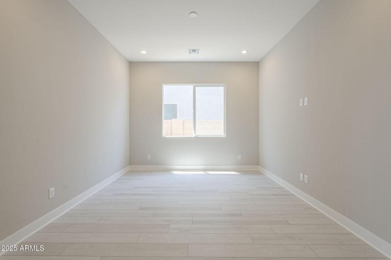 39-web-or-mls-Blakely-39