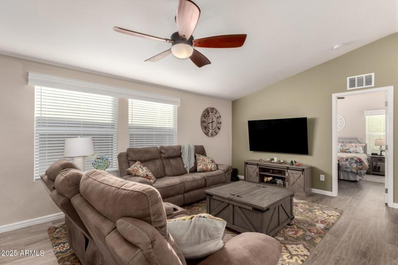 09 - University 9333 #110