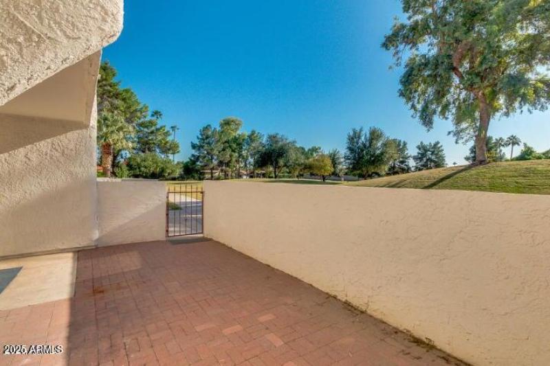 patio - 7350 N. Via Paseo Del Sur