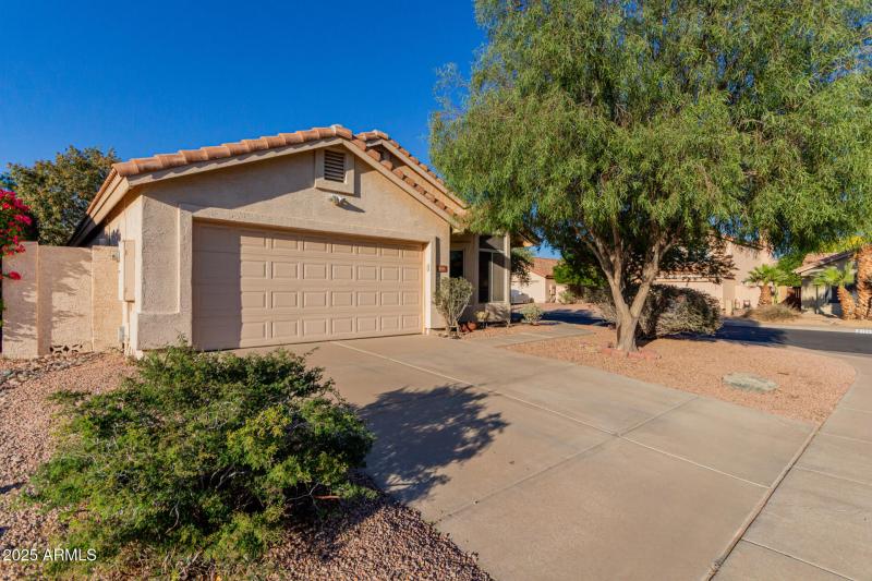 4318 E Graythorn Ave