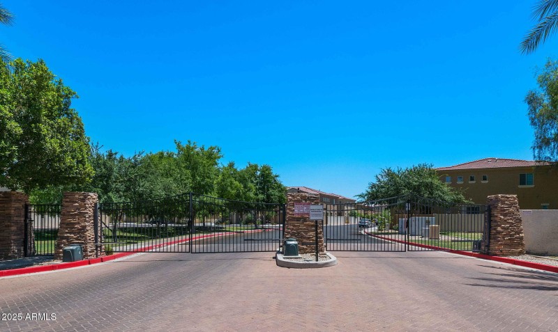 44-web-or-mls-VLT_9172