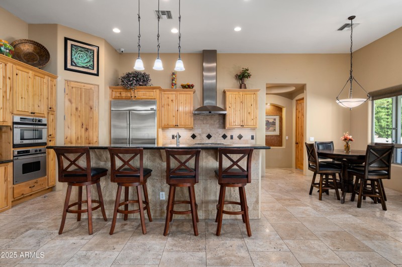 Kitchen & Breakfast Nook