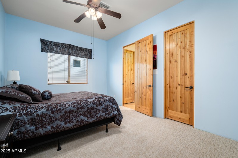 Guest Bedroom w/ Jack & Jill Bathroom