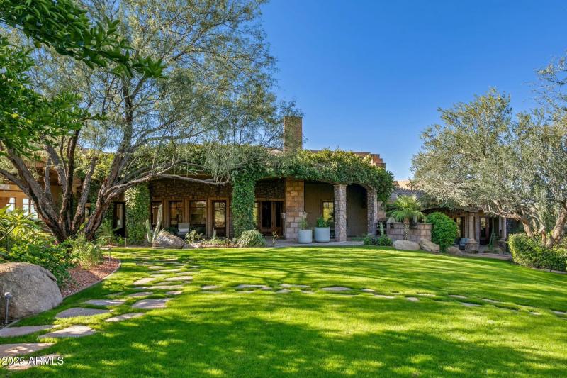 Lush, Peaceful & Private