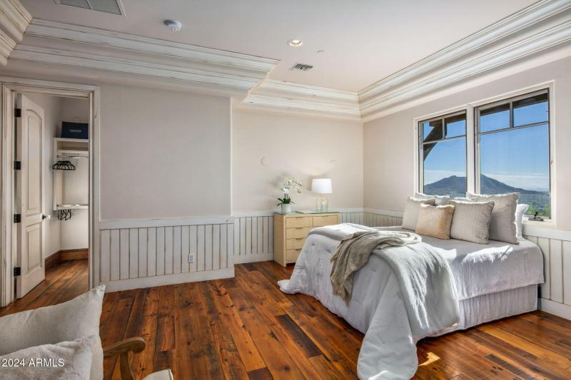 Guest Suite 1 Detail