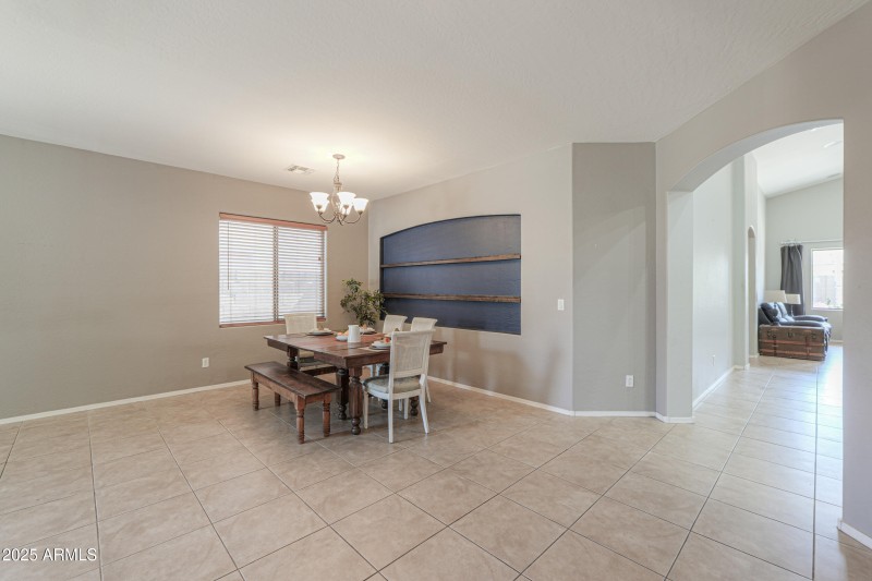 1653 W Green Tree Dr