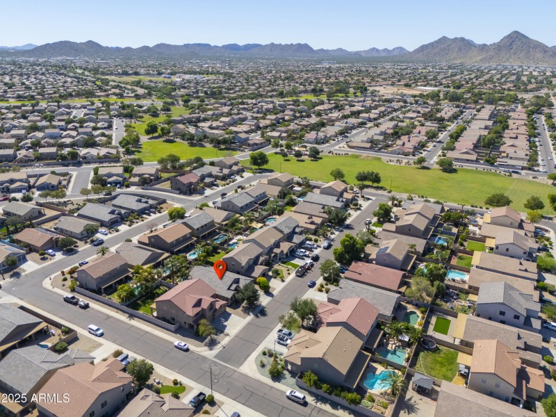 1653 W Green Tree Dr