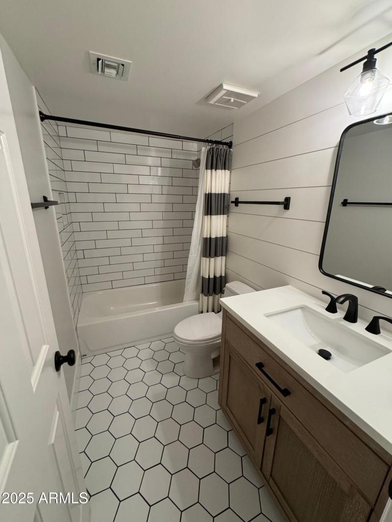 2nd bathroom