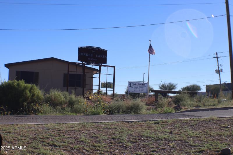 Welcome to Cordes Lakes Sign