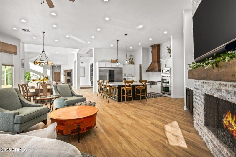 28-Family Room Views