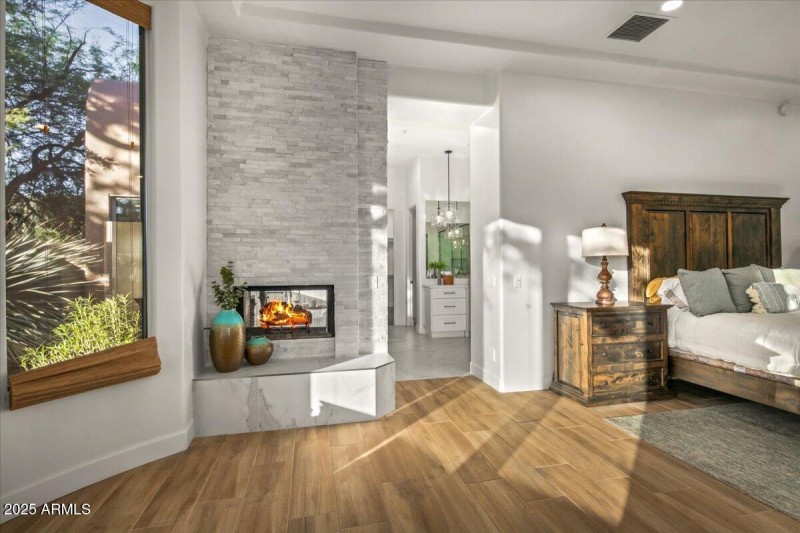 34-Primary Sitting Area