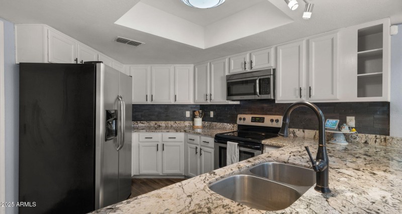 14-web-or-mls-Kitchen5