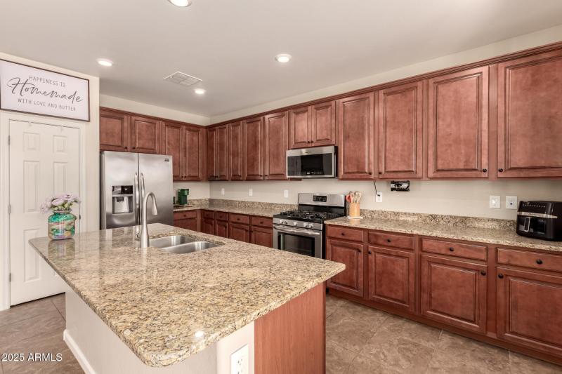 Chef's Kitchen w/ Stainless Appliances