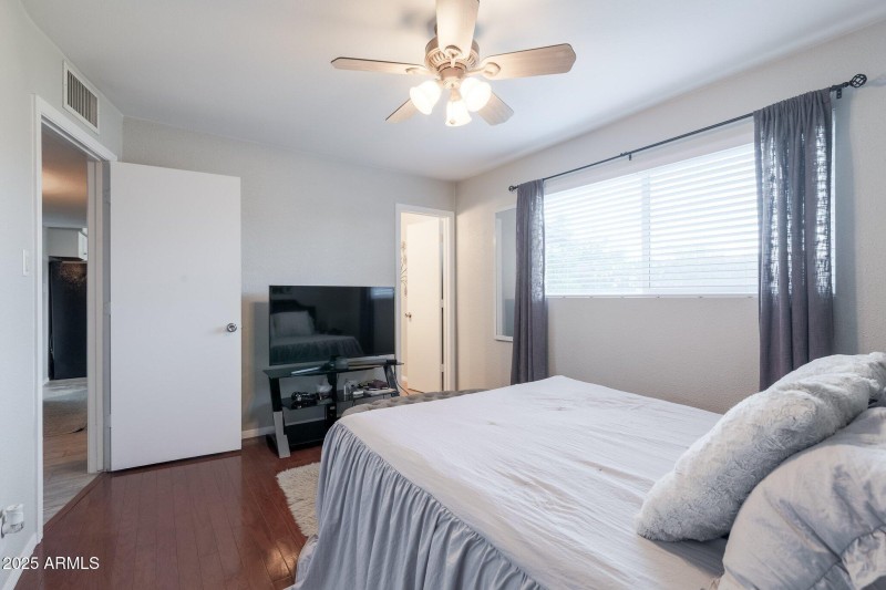 Moreland (16).jpg-SMALL