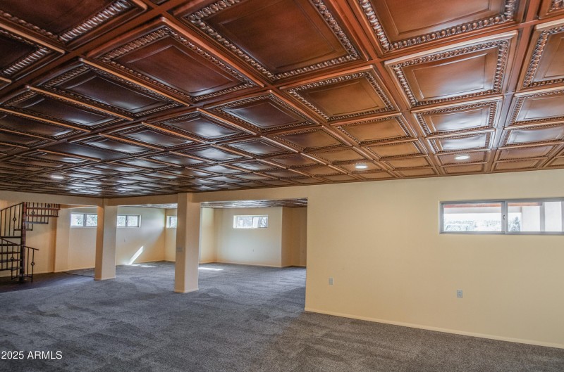 Access to the 2nd patio