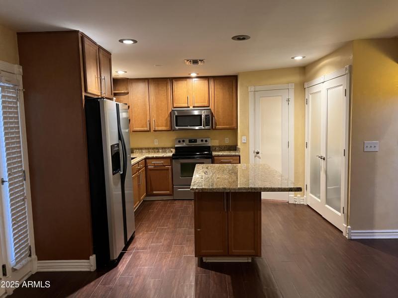 20251002_230034628_iOS