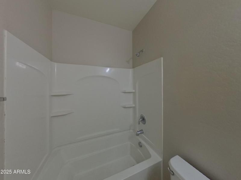 16_pc_LK5qIle85f_X0y9kc5yYO_layout_0