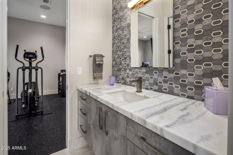 9180 E HAPPY HOLLOW DR