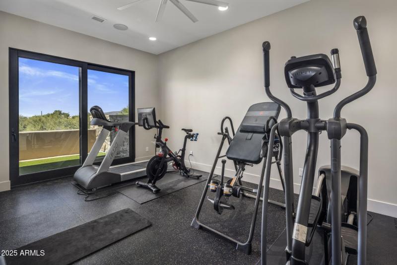 9180 E HAPPY HOLLOW DR