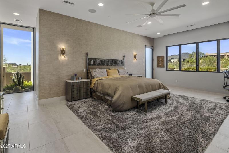 9180 E HAPPY HOLLOW DR