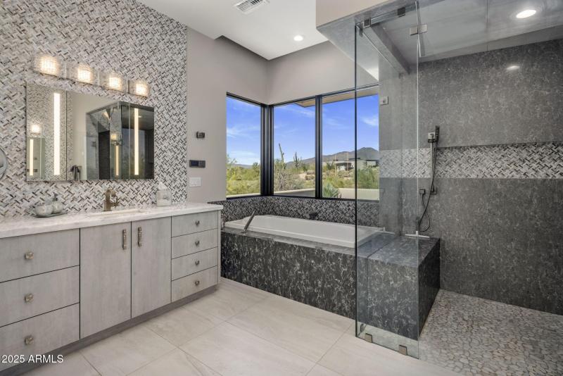 9180 E HAPPY HOLLOW DR