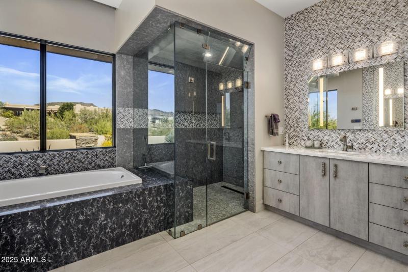 9180 E HAPPY HOLLOW DR