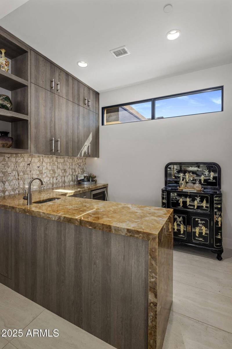 9180 E HAPPY HOLLOW DR