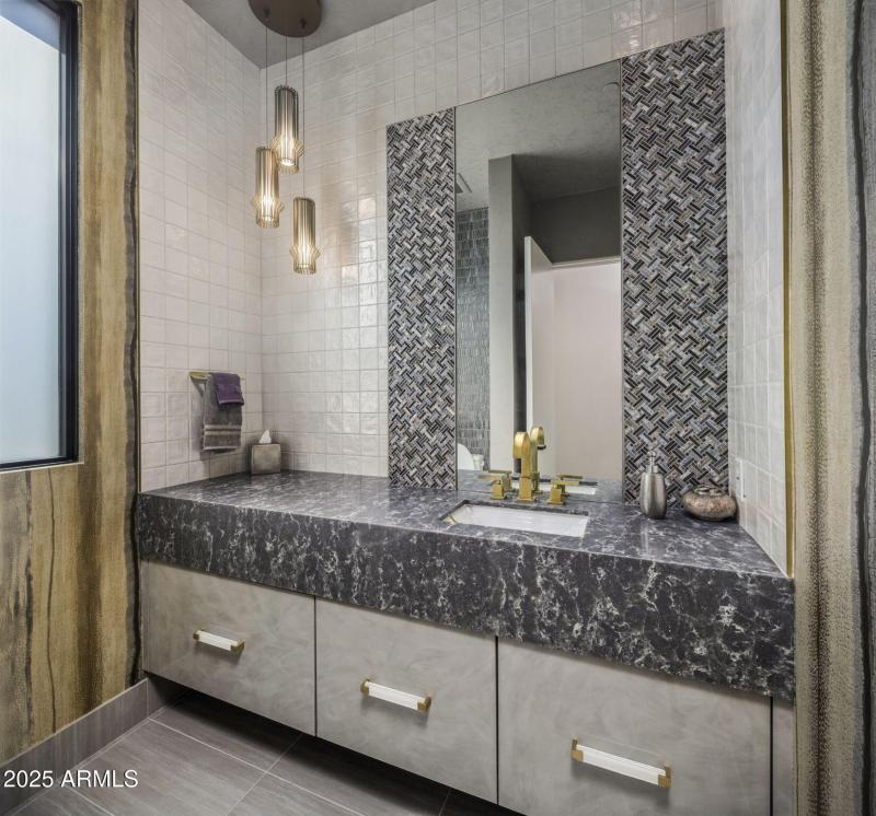 9180 E HAPPY HOLLOW DR