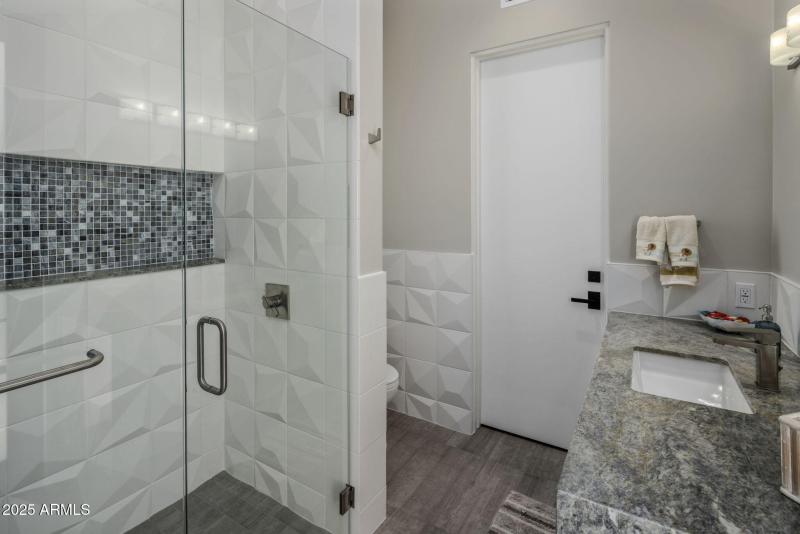 9180 E HAPPY HOLLOW DR