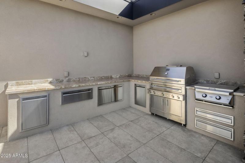 9180 E HAPPY HOLLOW DR