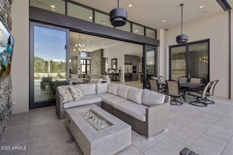 9180 E HAPPY HOLLOW DR