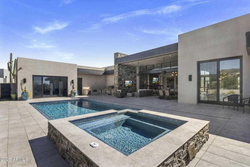 9180 E HAPPY HOLLOW DR