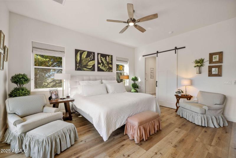 24-Primary Bedroom (3)