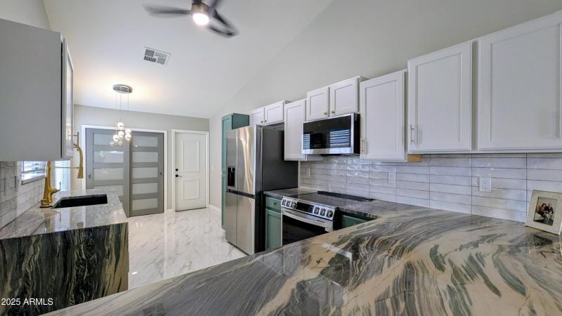 PXL_20250928_184833647~2