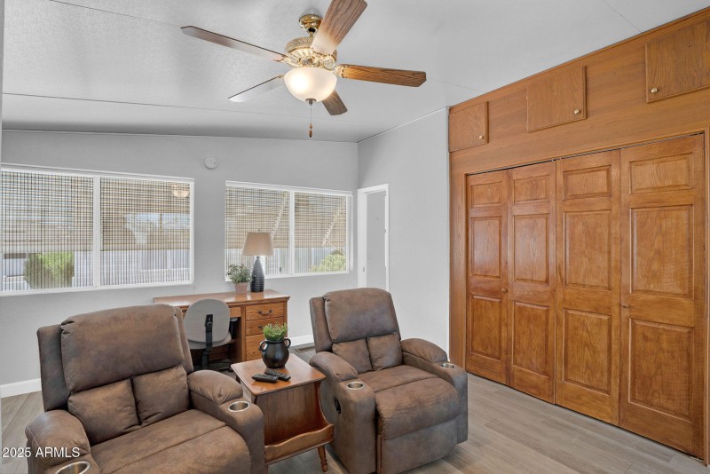 4-web-or-mls-111 S Greenfield Rd 420-5