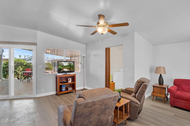 5-web-or-mls-111 S Greenfield Rd 420-6