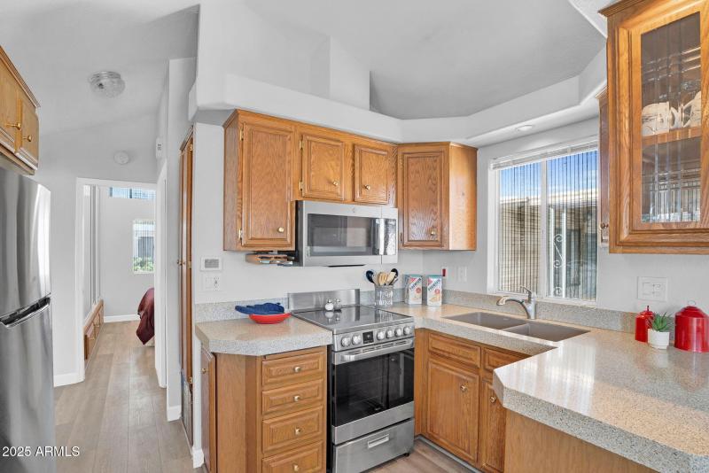 10-web-or-mls-111 S Greenfield Rd 420-11