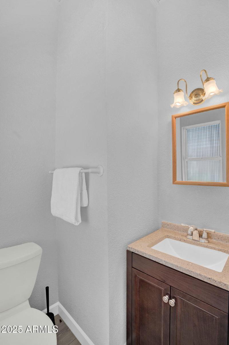 19-web-or-mls-111 S Greenfield Rd 420-19