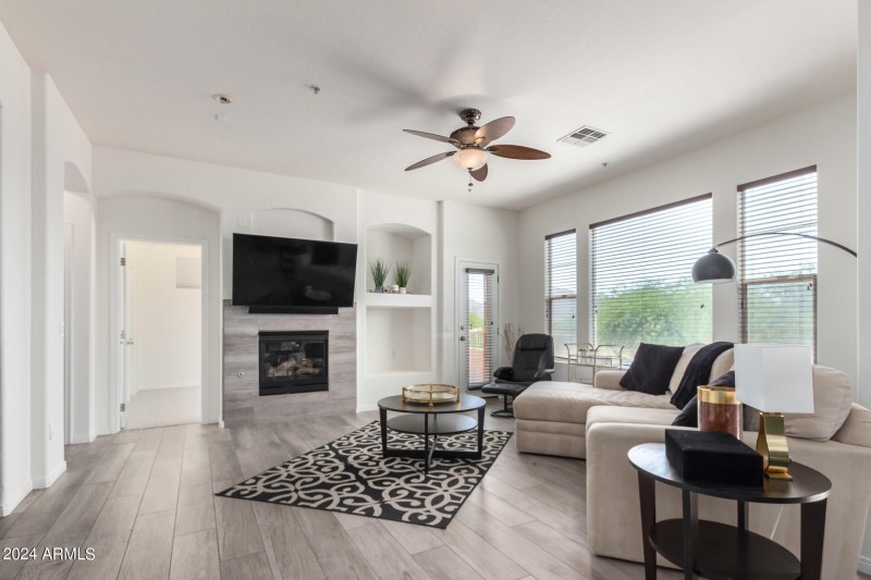 0012-12 - Grayhawk #2000