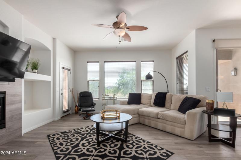 0013-13 - Grayhawk #2000