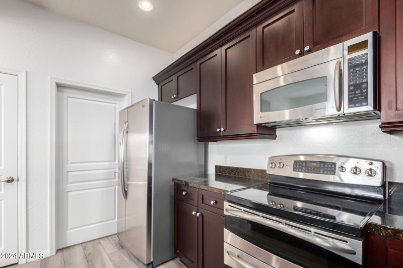 0024-24 - Grayhawk #2000