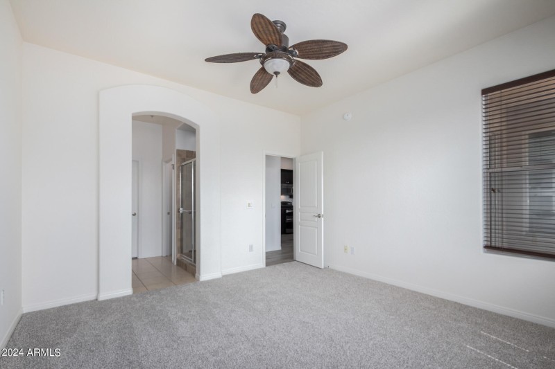 0027-28 - Grayhawk #2000