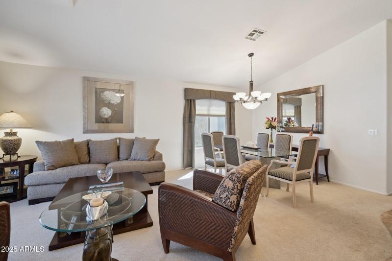 Light & bright living & dining room