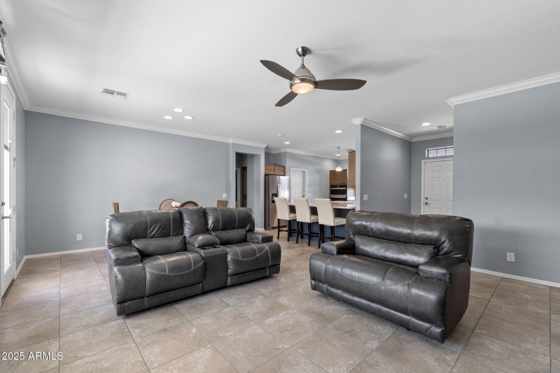 005__11209 E Ocaso Ave